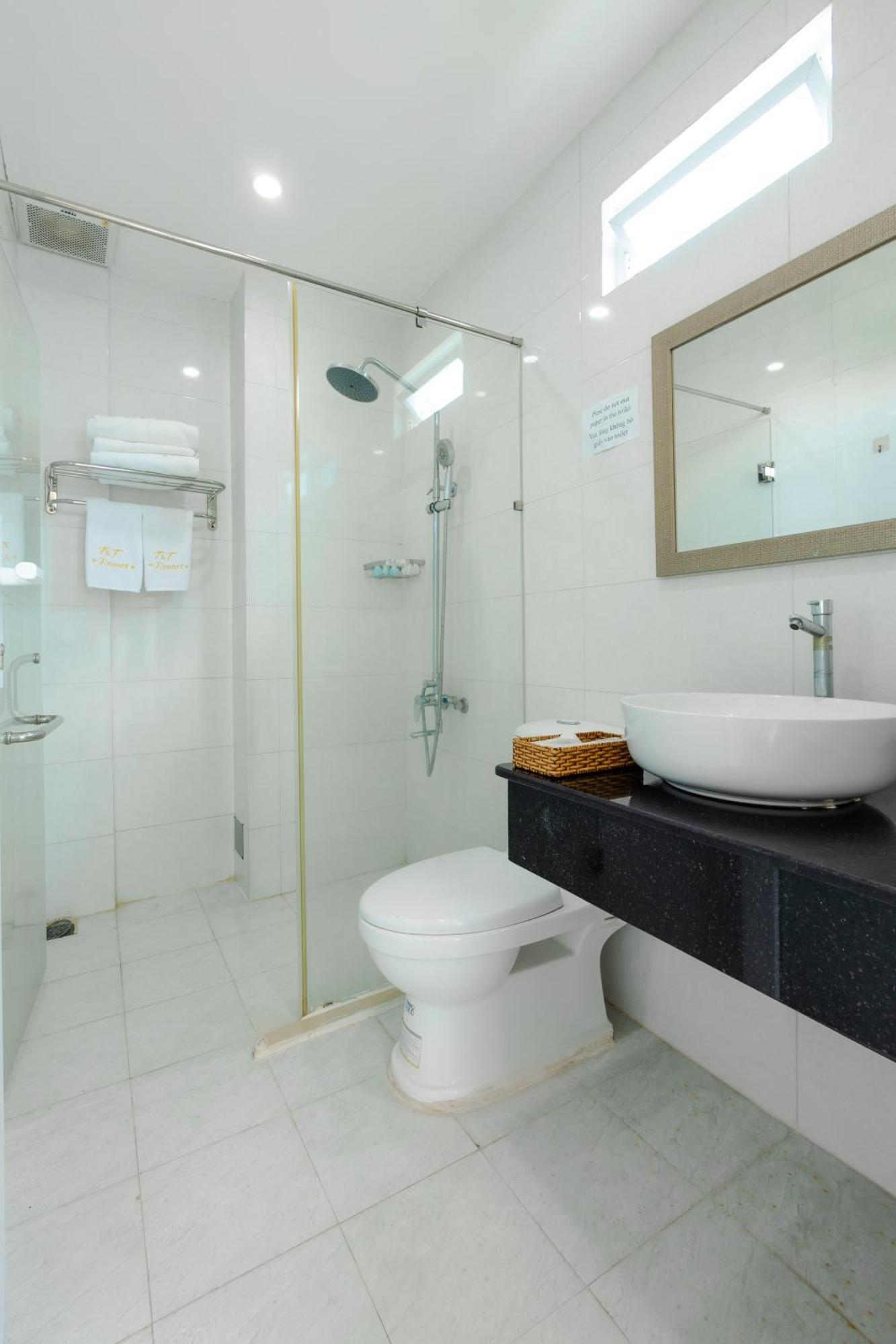 T&T Hotel And Spa Дуонг-Донг Экстерьер фото