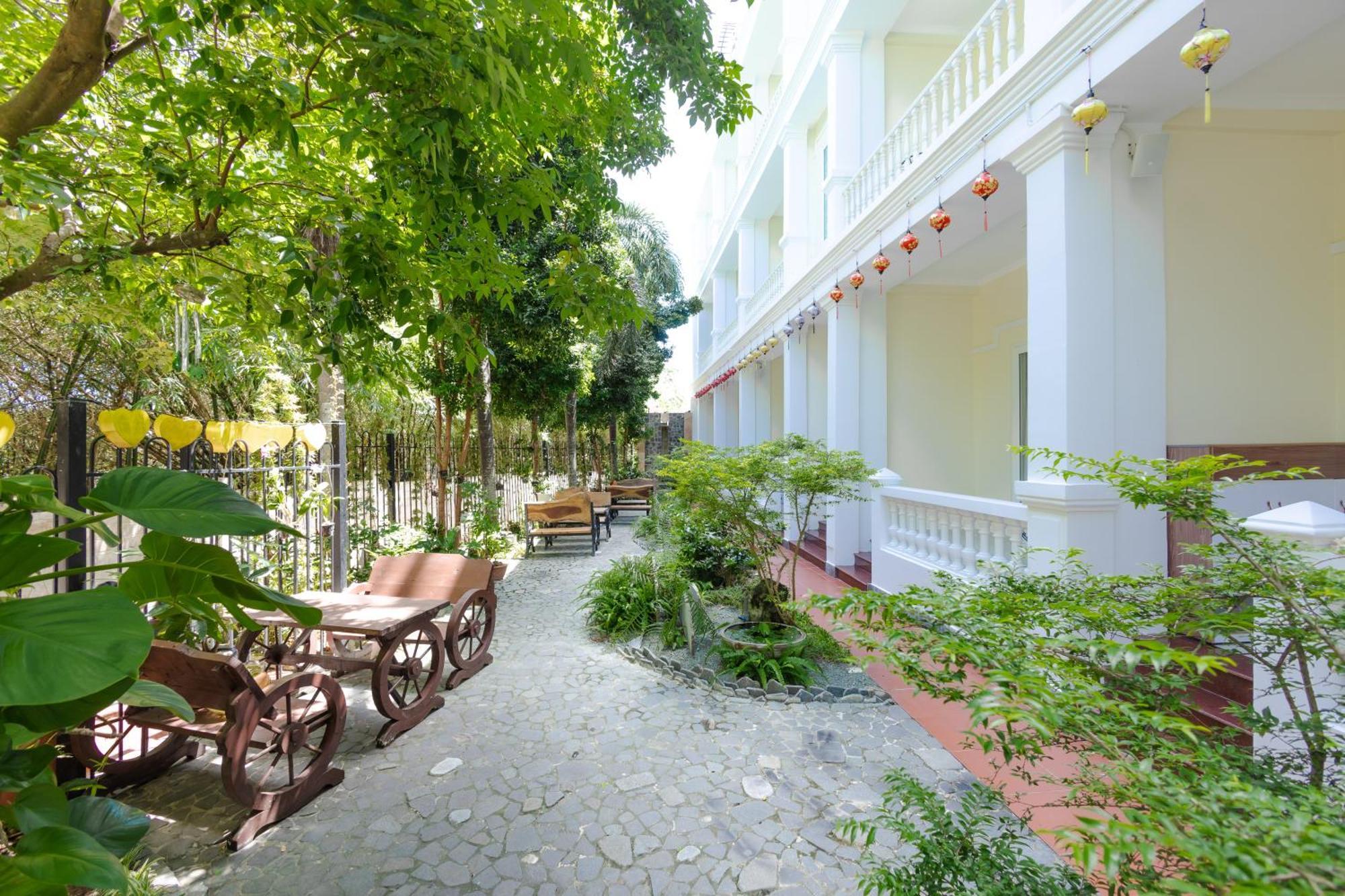 T&T Hotel And Spa Дуонг-Донг Экстерьер фото