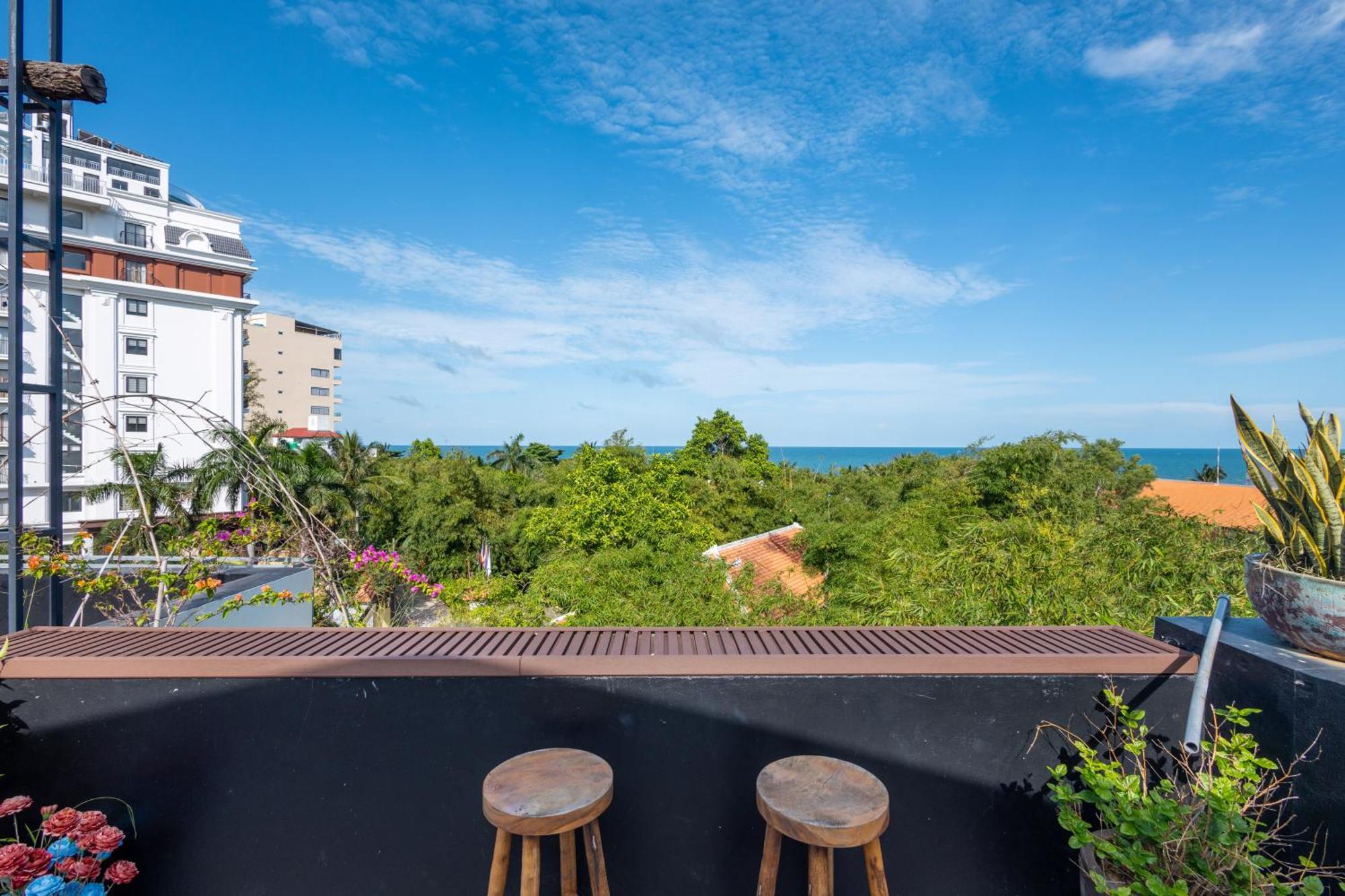 T&T Hotel And Spa Дуонг-Донг Экстерьер фото
